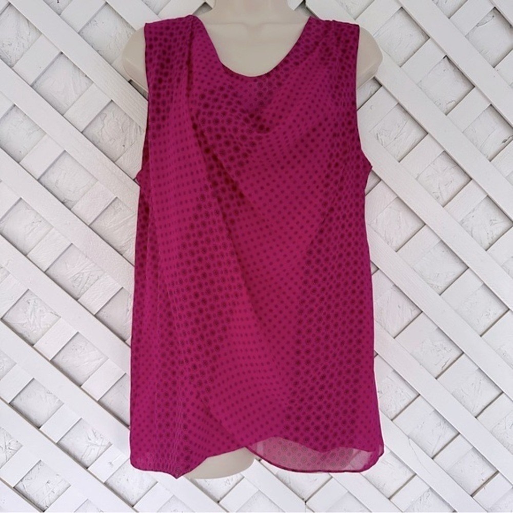 Cabi Sleeveless Top Daisy Print Draped Neckline Purple size Medium - Picture 2 of 7